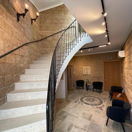 Le Voyageur By The Sea - Furnished Rooms Larnaca Exterior photo