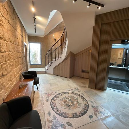 Le Voyageur By The Sea - Furnished Rooms Larnaca Exterior photo