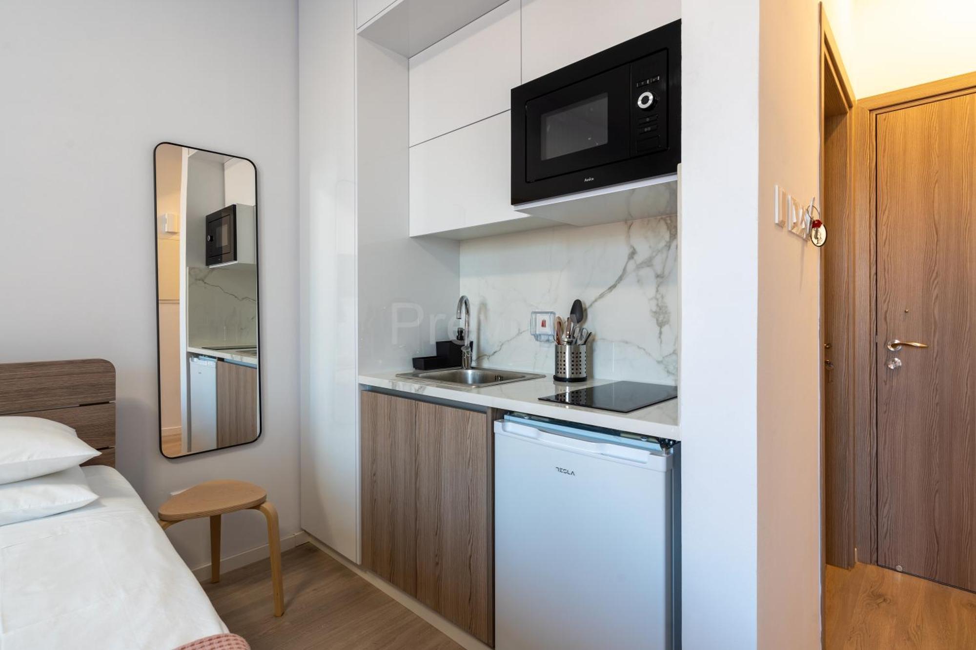 Le Voyageur By The Sea - Furnished Rooms Larnaca Exterior photo