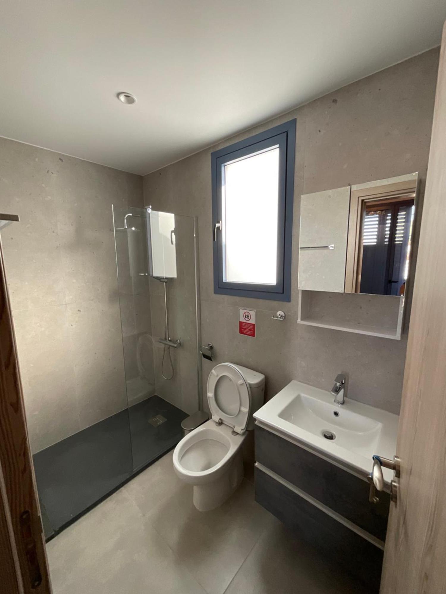 Le Voyageur By The Sea - Furnished Rooms Larnaca Exterior photo