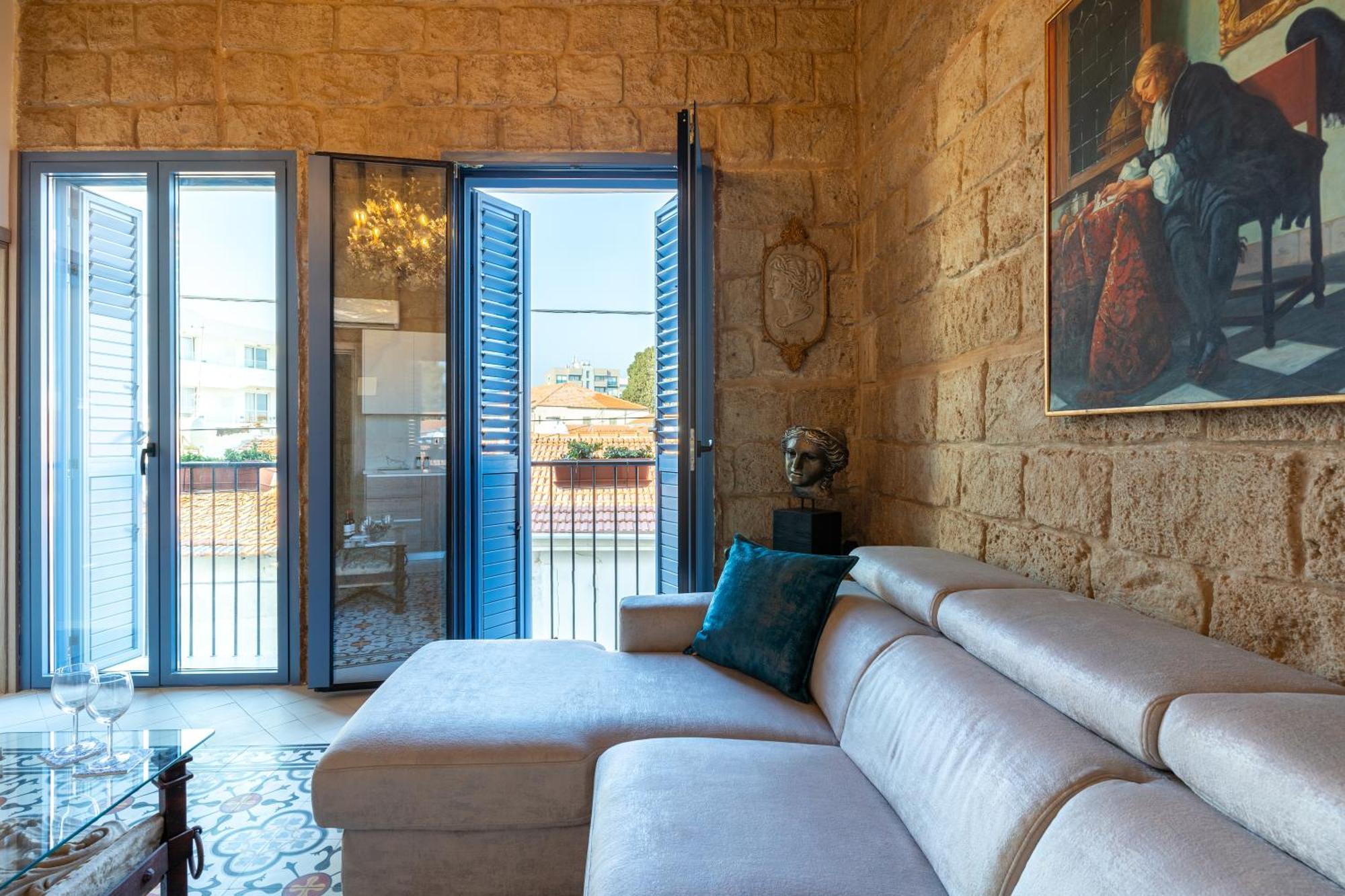 Le Voyageur By The Sea - Furnished Rooms Larnaca Exterior photo