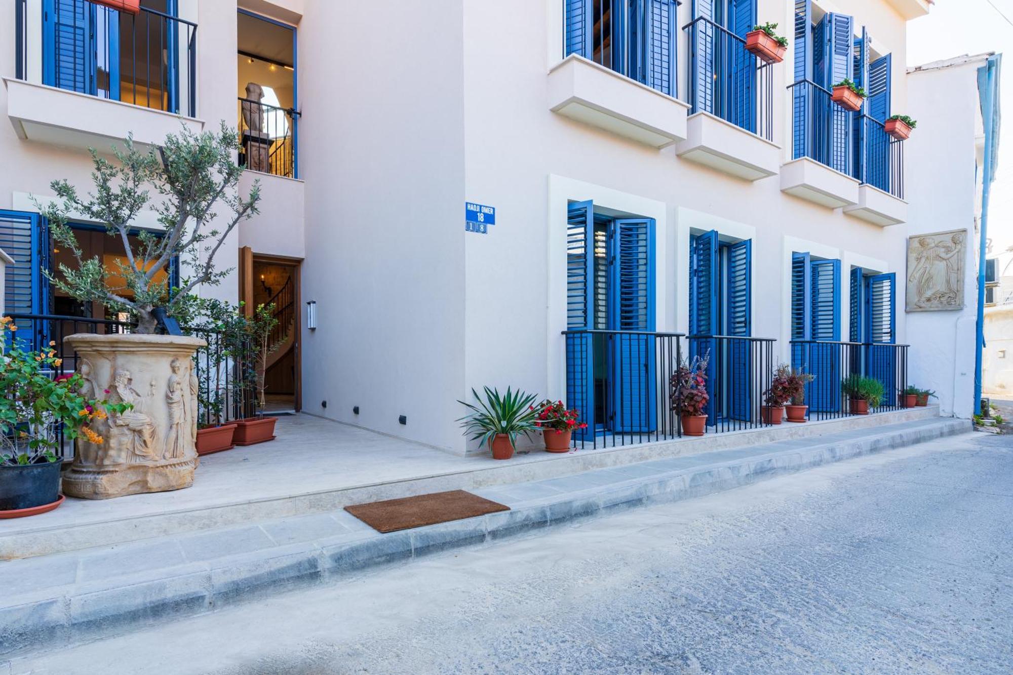 Le Voyageur By The Sea - Furnished Rooms Larnaca Exterior photo