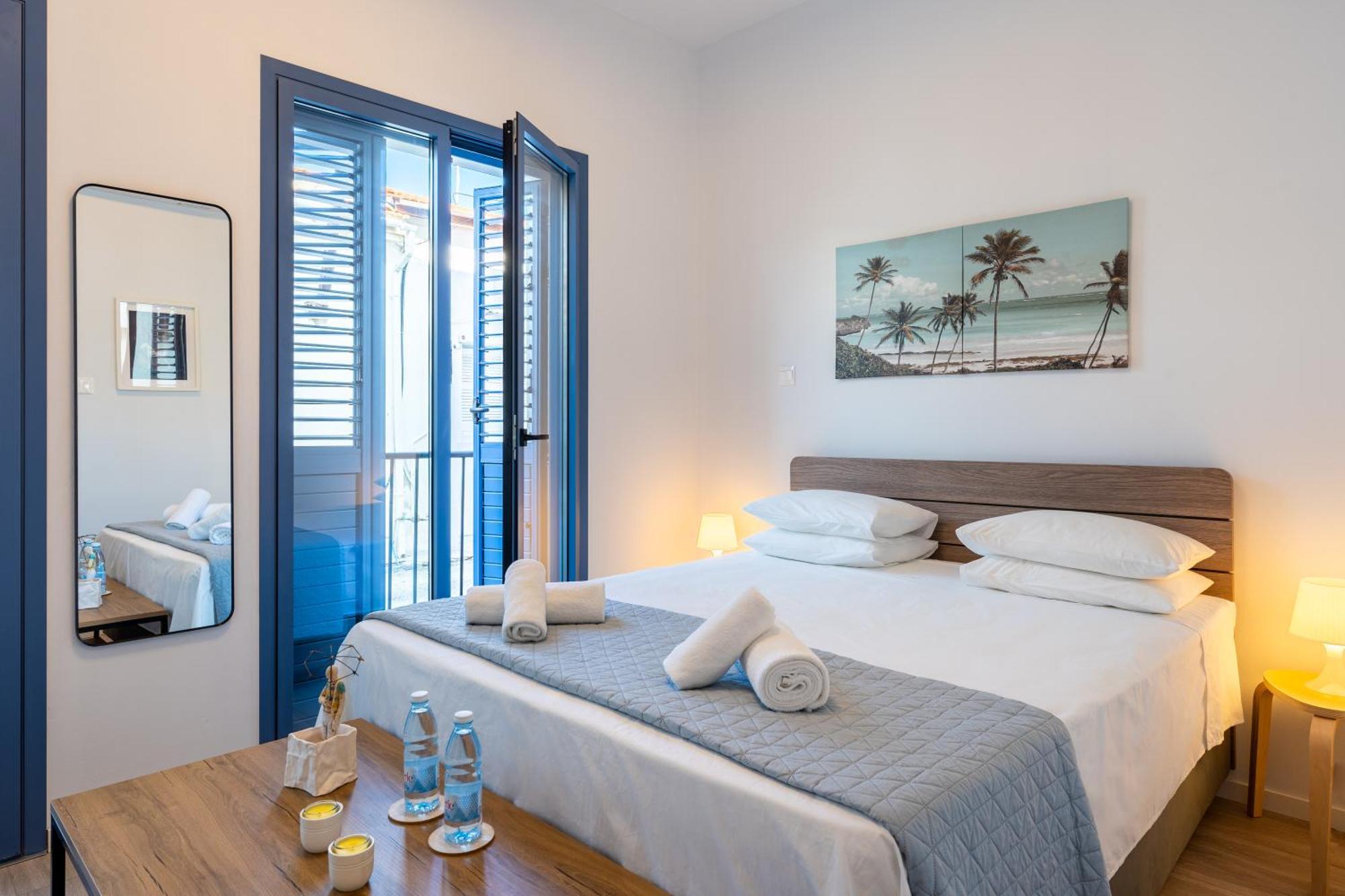Le Voyageur By The Sea - Furnished Rooms Larnaca Exterior photo