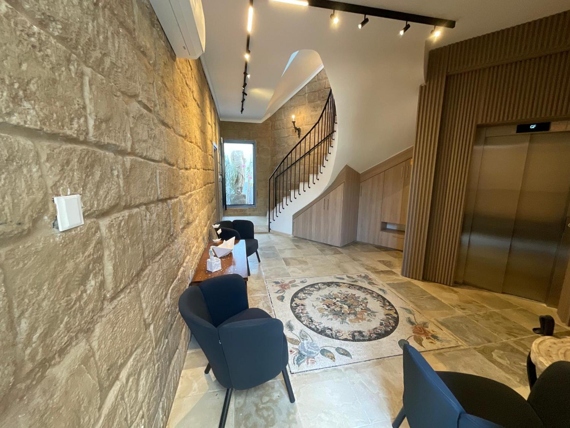 Le Voyageur By The Sea - Furnished Rooms Larnaca Exterior photo