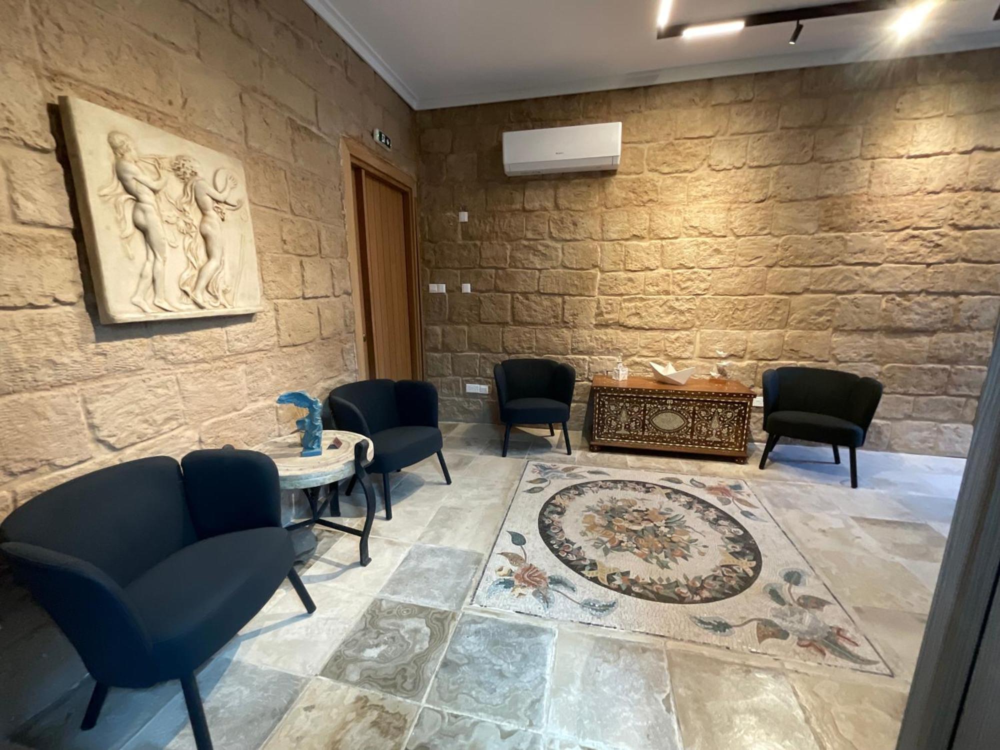 Le Voyageur By The Sea - Furnished Rooms Larnaca Exterior photo